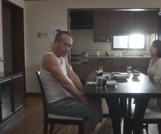 Bị bố chồng cưỡng dâm lúc nửa đêm